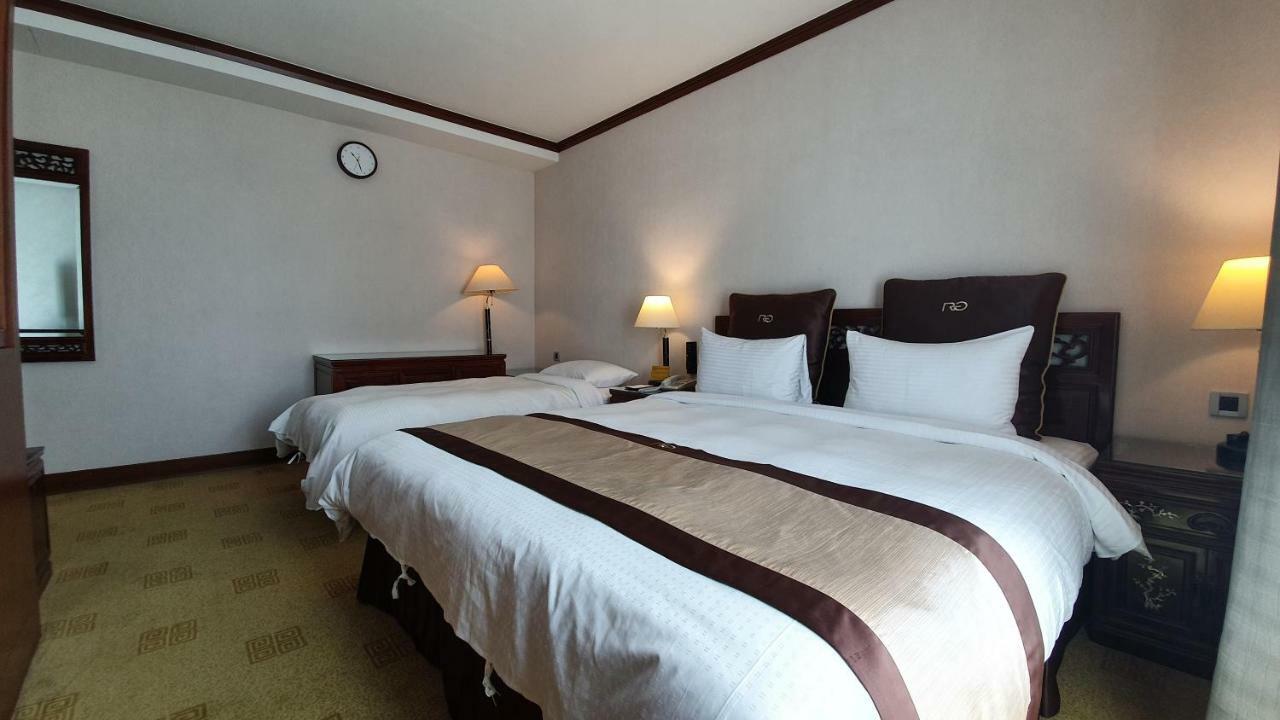 Rich Garden Hotel Taipei Esterno foto